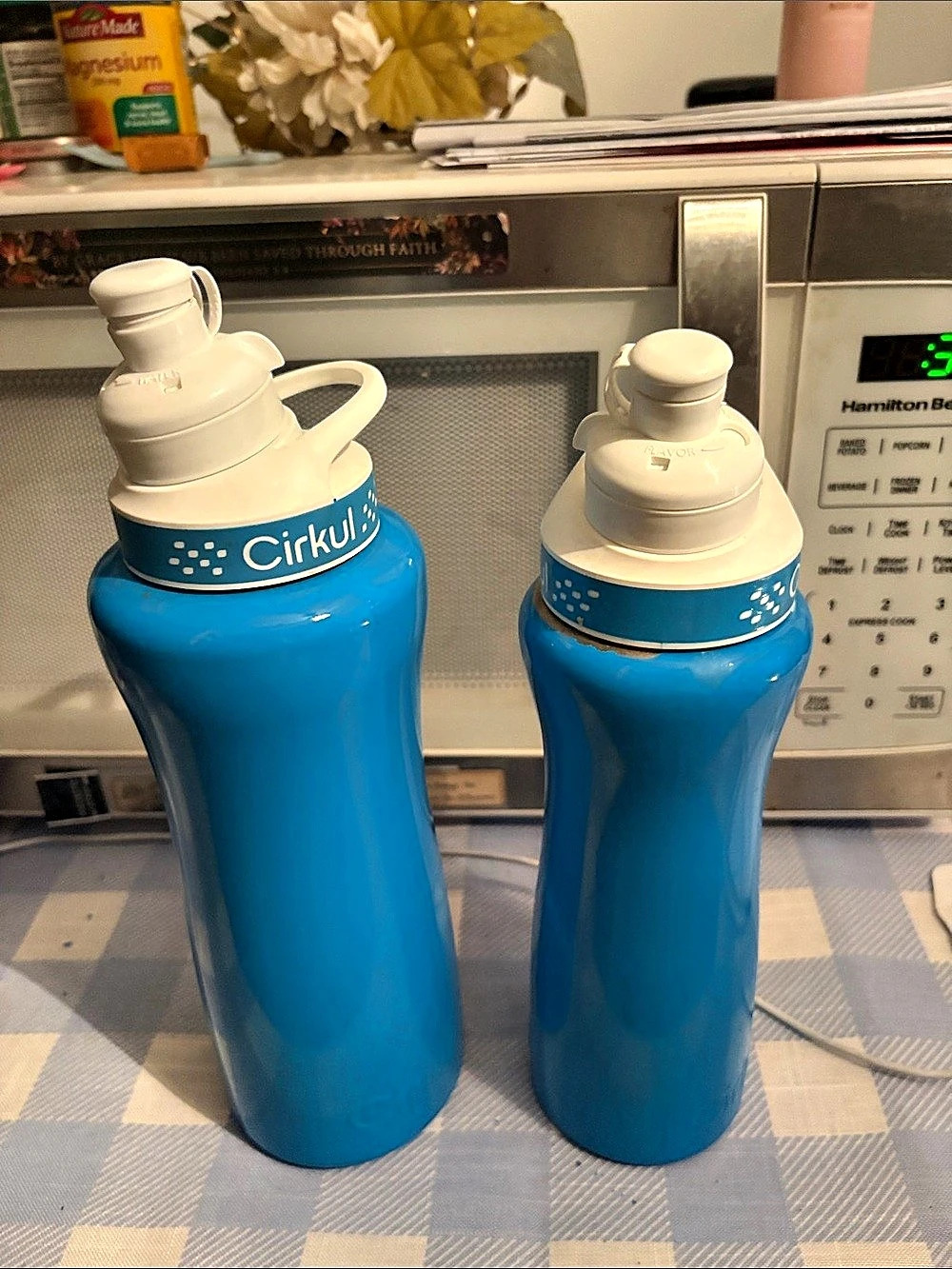 Cirkul 22 oz. Blue Grip Squeeze Bottle Blue Water Bottles Set of 2